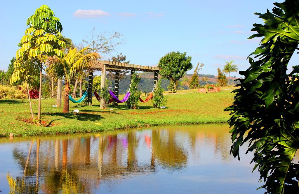 Hotel Boutique Frangipani Бротас Екстериор снимка View of the lake at the resort