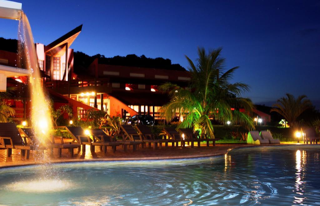 Hotel Boutique Frangipani Бротас Екстериор снимка The resort at night